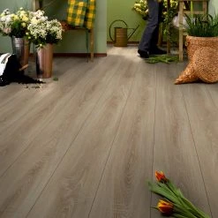 Laminat - Eiche Village - 8 mm - V4 11 Laminat - Eiche Village - 8 mm - V4 -Baumarkt Verkaufsgeschäft 2638012200 06 1600Wx1600H