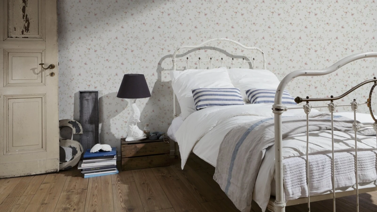 Vliestapete FLEECE ROYAL - bunt-weiß - Blumen - 10 Meter 3 Vliestapete FLEECE ROYAL - bunt-weiß - Blumen - 10 Meter – Bild 3