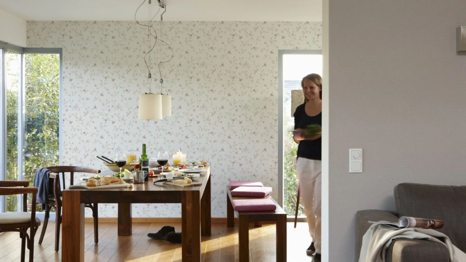 Vliestapete FLEECE ROYAL - bunt-weiß - Blumen - 10 Meter 4 Vliestapete FLEECE ROYAL - bunt-weiß - Blumen - 10 Meter – Bild 4